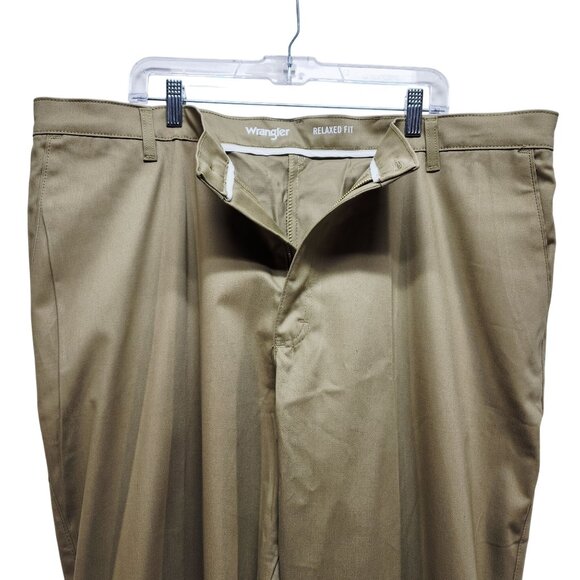 Wrangler Riata Mens Flat Front Relaxed Fit Chino Pants Size 42X30 Stretch  Khaki - Picture 7 of 10